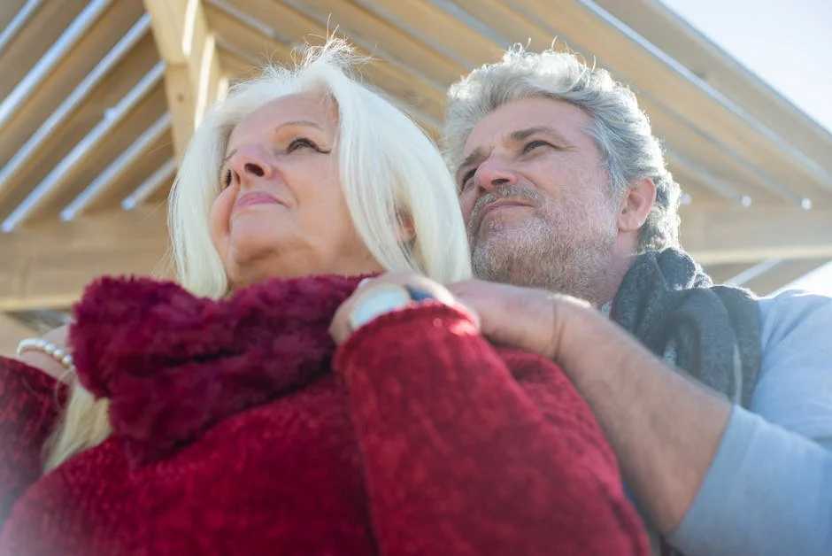 Cidadãos de Chatsworth elogiam casal idoso por defender casa de ladrões armados — Empresas