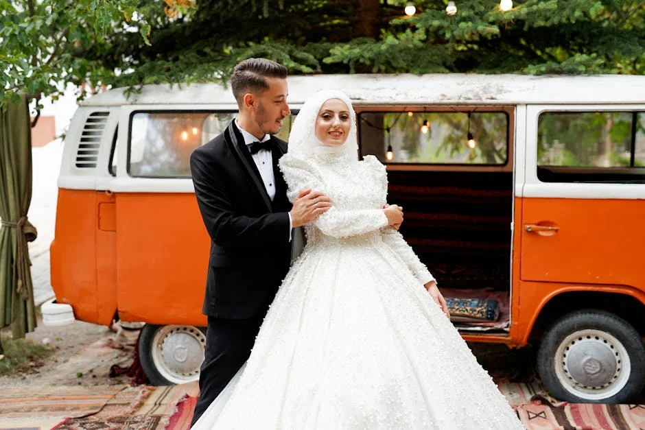 Esposa de Pete Hegseth Usa Vestido Shein e Gera Debate nos EUA — Empresas