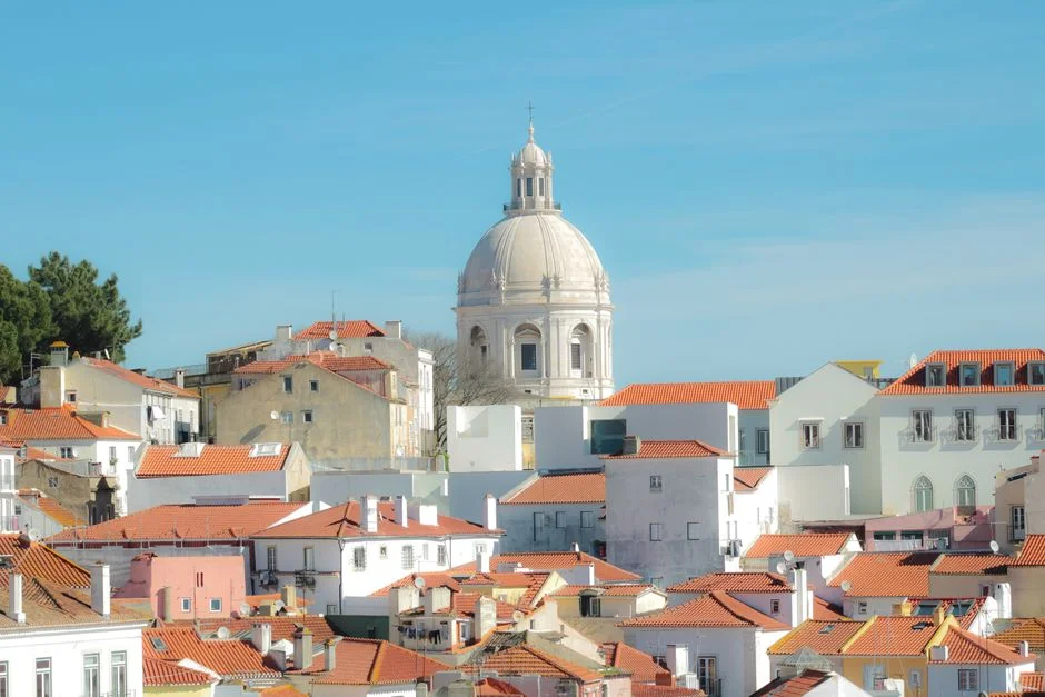 Estrangeiros injetam 5,2 mil milhões em Portugal — setor do turismo impulsiona a balança