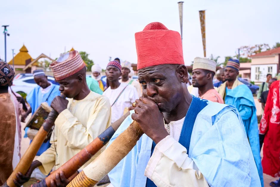 Godongwana anuncia extensão da taxa de combustível em meio ao conflito no Médio Oriente — Politica