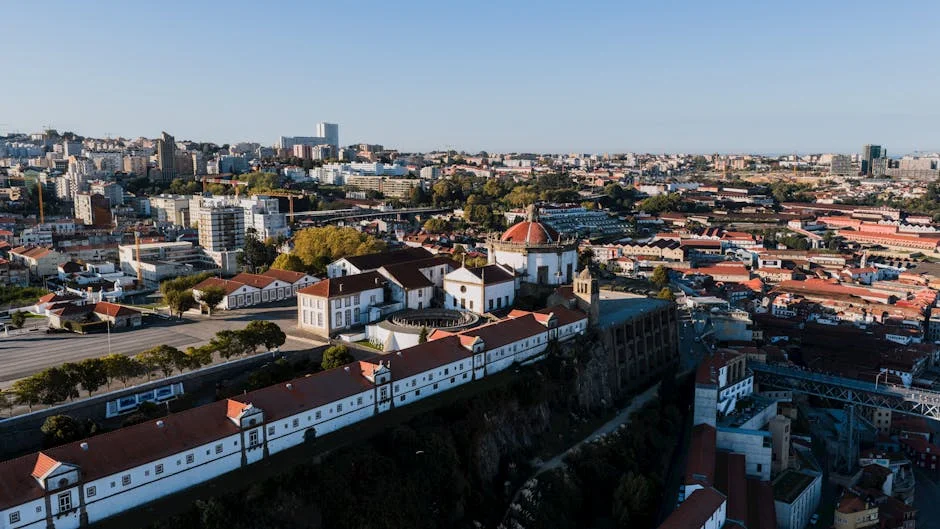 Governo reforça apoios e pressiona reforma laboral em Portugal — Empresas