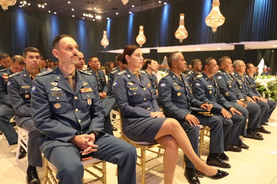 NATO Desafia Trump com Reunião de Líderes após Reivindicação da Groenlândia — Empresas