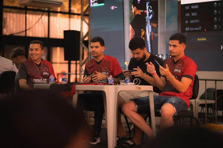 Polícia Desarticula Rede de Hackers Adolescentes que Atuou em 14 Países — Politica