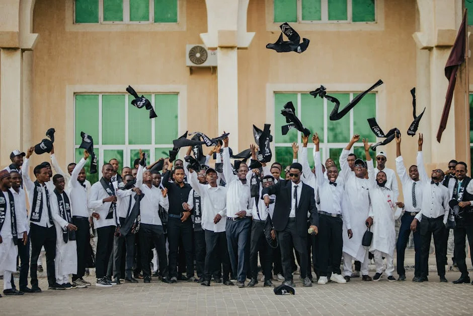 Sanwo-Olu concede 50 mil nairas aos trabalhadores de Lagos — Empresas