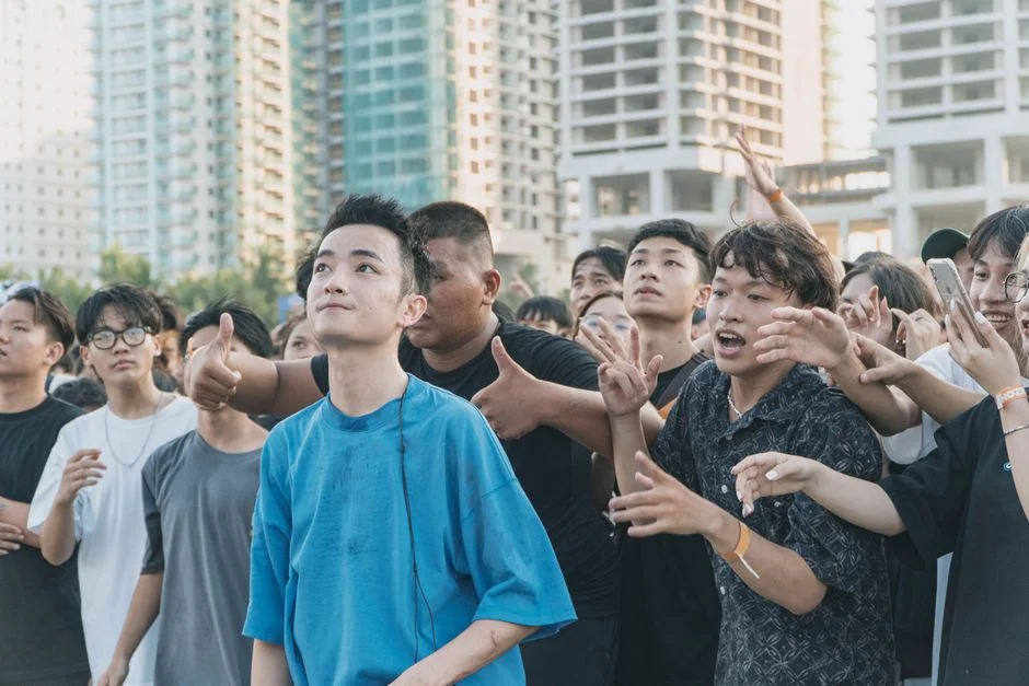 Zhang Linghe Move Evento Online Após Frenesi de Fãs em Centro Comercial Chinês — Empresas